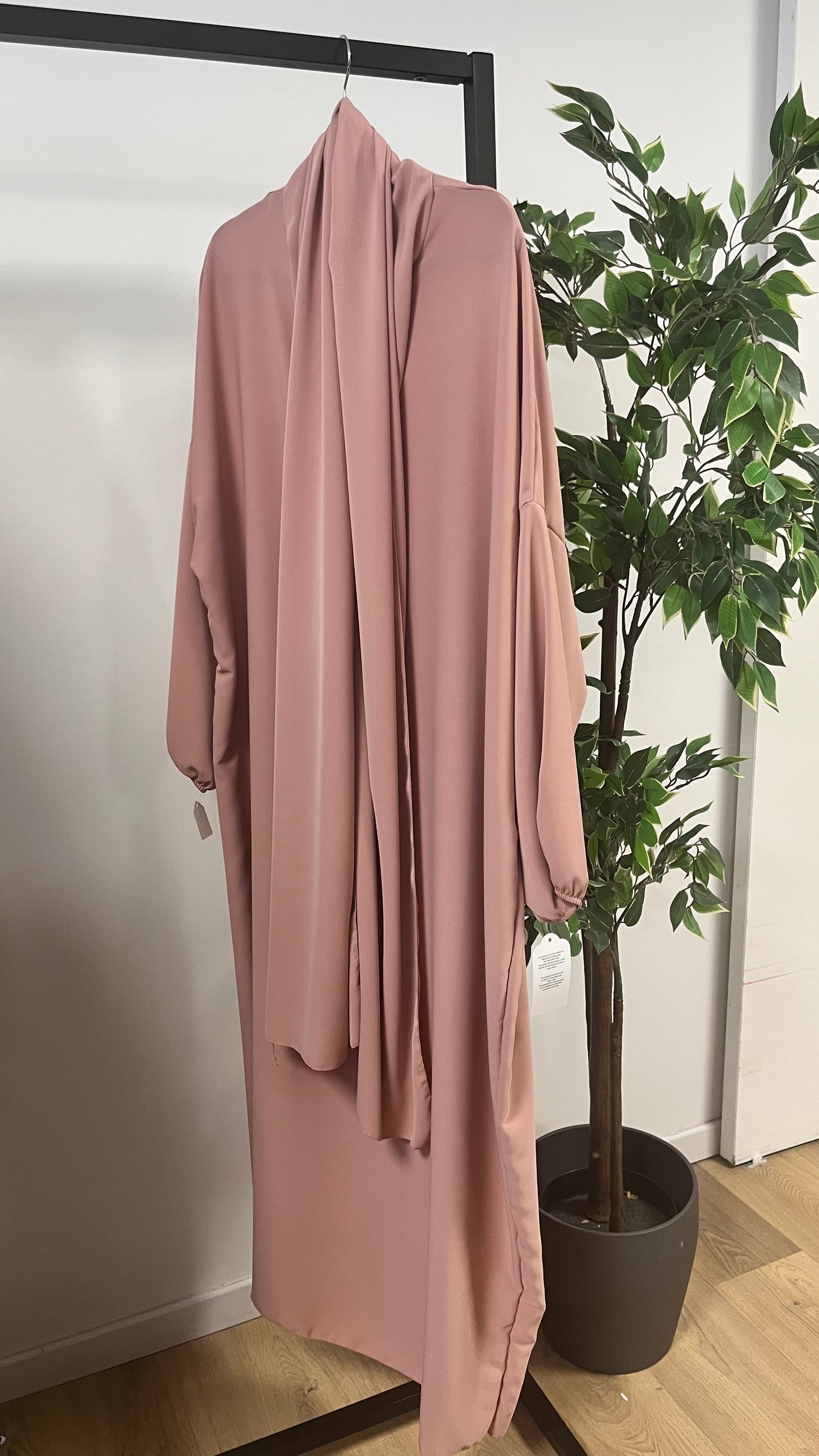 Abaya avec hijab intégré