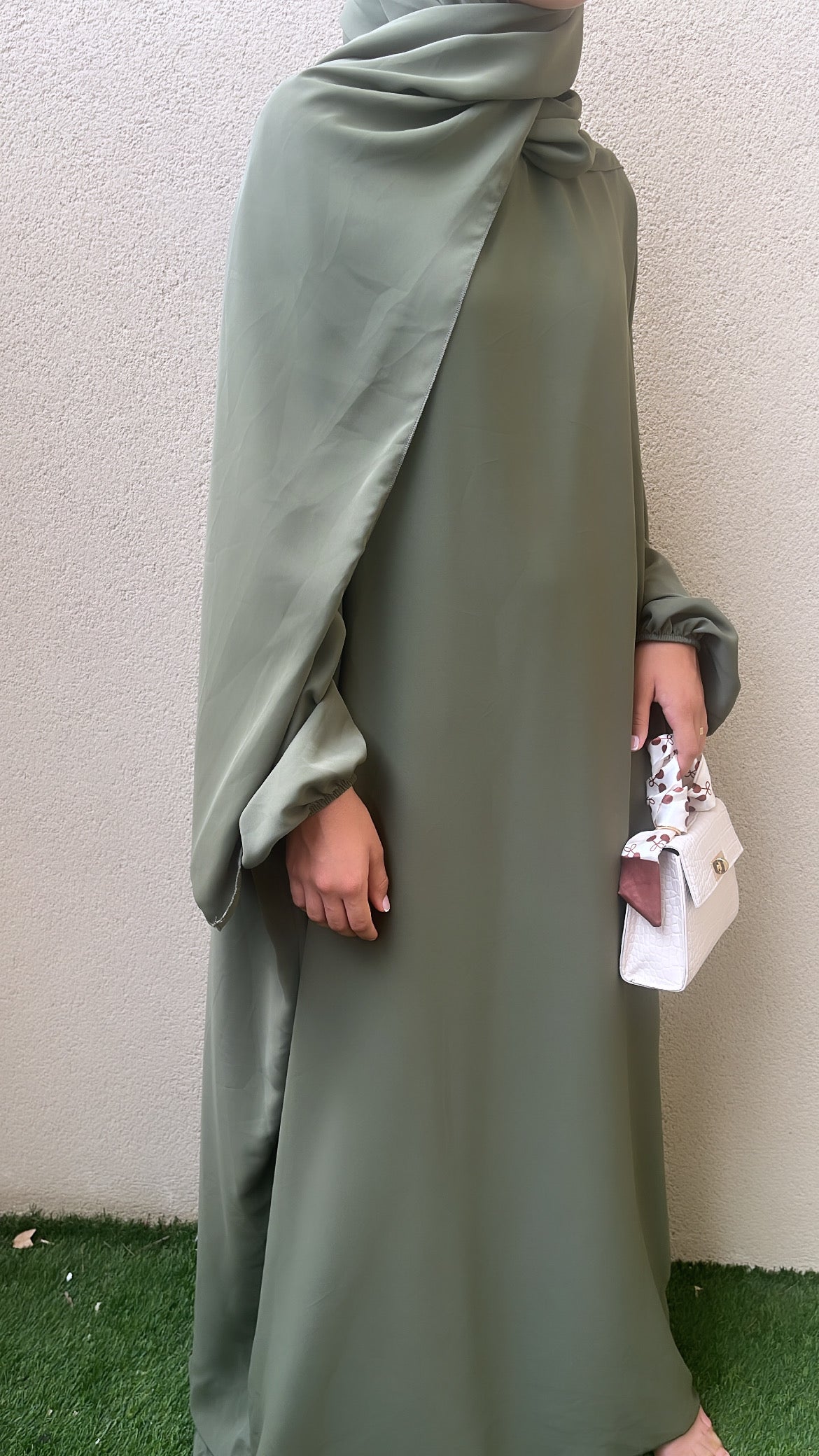 Abaya avec hijab intégré