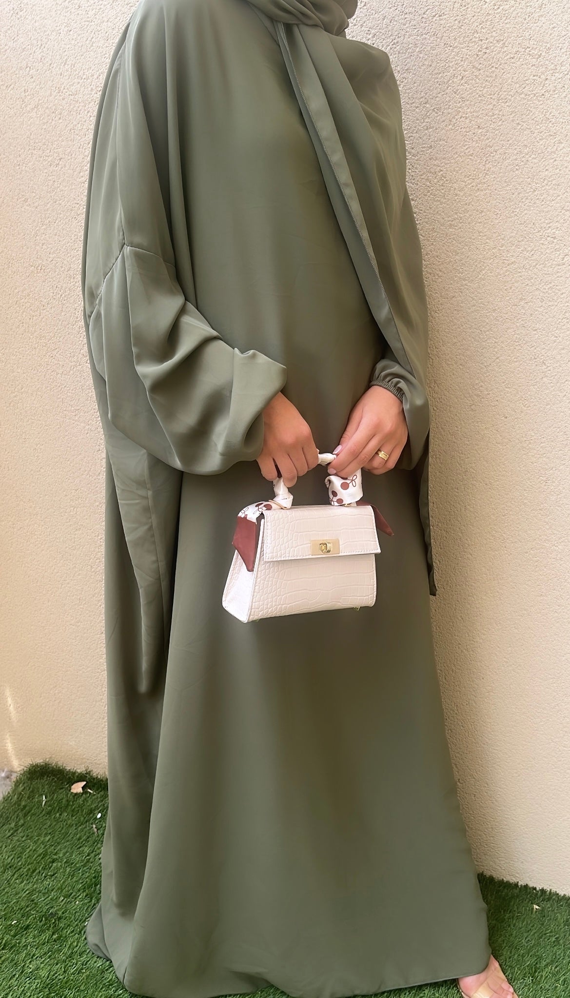 Abaya avec hijab intégré